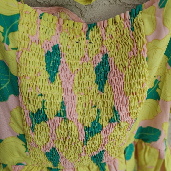 Milk &Honey floral smoked top - Picture 11 of 12